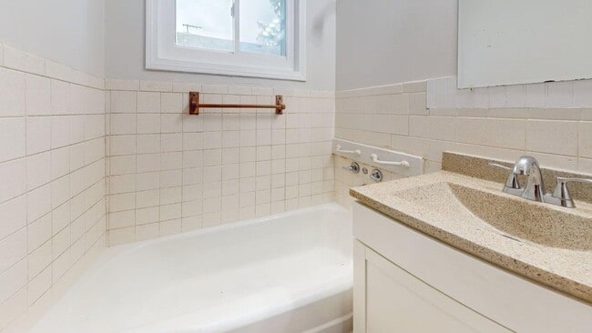 770 Triplett Blvd in Akron, OH - Building Photo - Building Photo