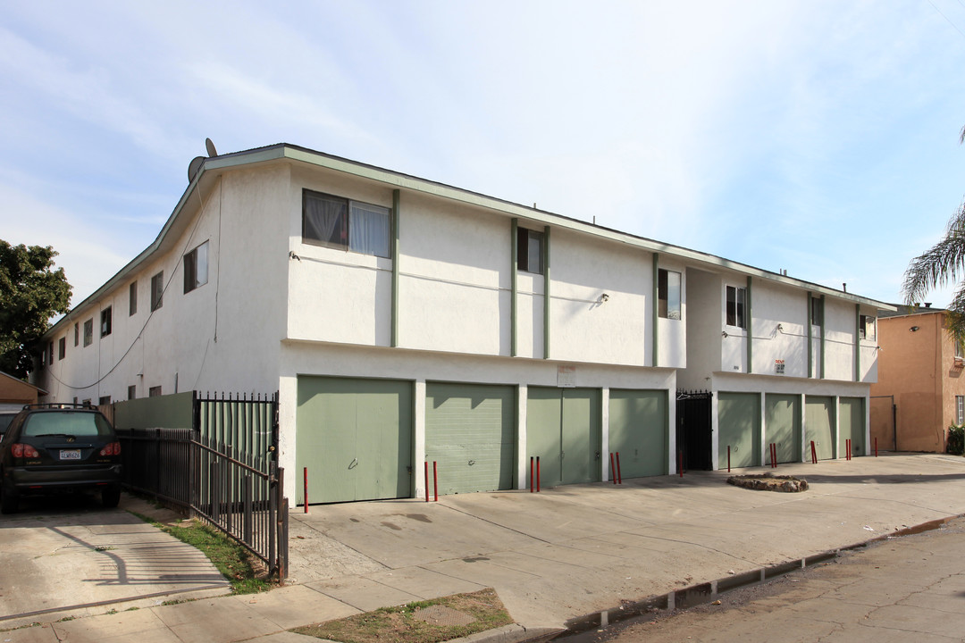 1050 Gaviota Ave in Long Beach, CA - Building Photo