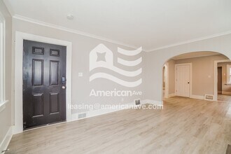 1736 Mansfield Rd in Toledo, OH - Building Photo - Building Photo