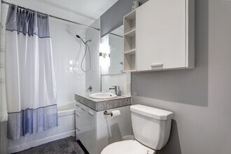 29 Singer Ct in Toronto, ON - Building Photo - Building Photo
