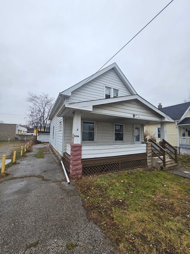 3394-3396 W 54th St in Cleveland, OH - Foto de edificio - Building Photo
