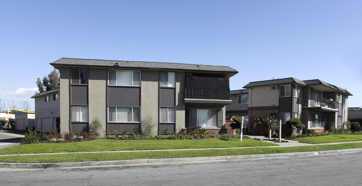 Park West Apartments in Fullerton, CA - Building Photo