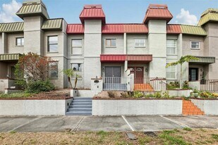 170 E Davis Blvd in Tampa, FL - Building Photo