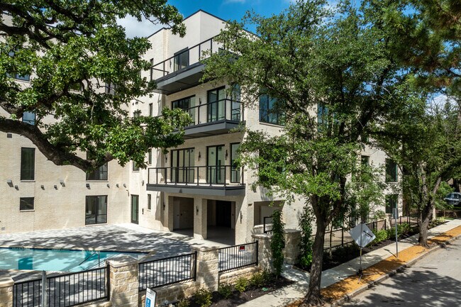 The Residences on Routh in Dallas, TX - Building Photo - Building Photo