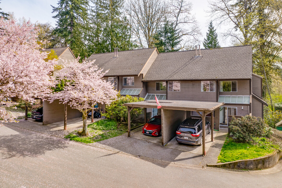 8220 Forest Grove Dr in Burnaby, BC - Building Photo