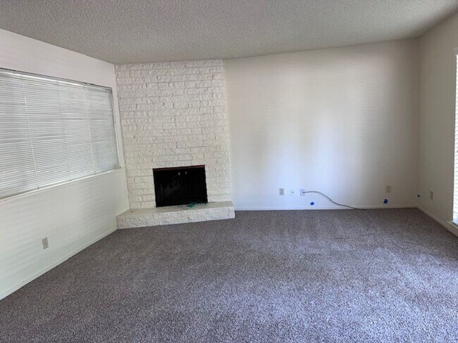 2 Ripple Ct in Sacramento, CA - Building Photo - Building Photo