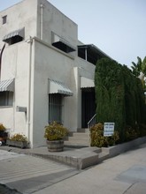 731-733 1/2 N Cahuenga Blvd in Los Angeles, CA - Foto de edificio - Building Photo