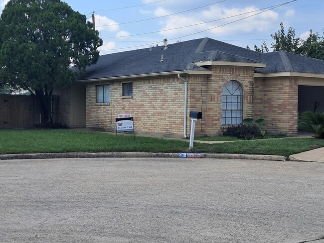 11727 Ridge Run Dr in Houston, TX - Building Photo - Building Photo