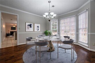 8895 Club River Dr in Roswell, GA - Building Photo - Building Photo