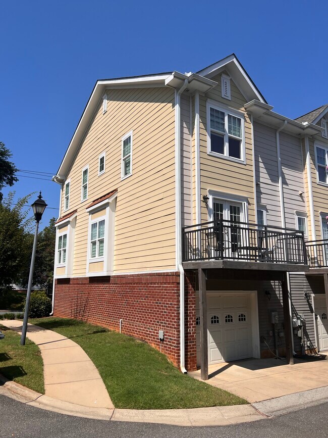 33 Myrtle St in Belmont, NC - Building Photo - Building Photo