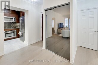 35-735 Balmuto St in Toronto, ON - Building Photo - Building Photo