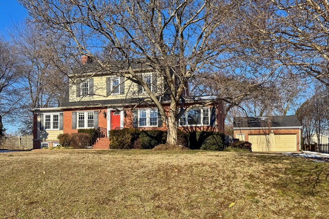 3304 Arundel Ave in Alexandria, VA - Foto de edificio - Building Photo