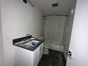 945 52nd St NE in Washington, DC - Foto de edificio - Building Photo