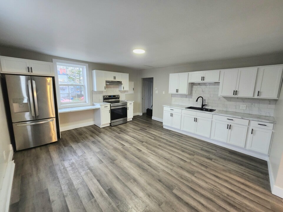 157-158 Ludlow St in Saint John, NB - Building Photo