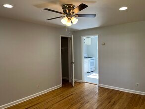 15A Carolyn Ter, Unit 15a in Roselle, NJ - Building Photo - Building Photo