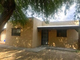 4144 E Lee St in Tucson, AZ - Building Photo