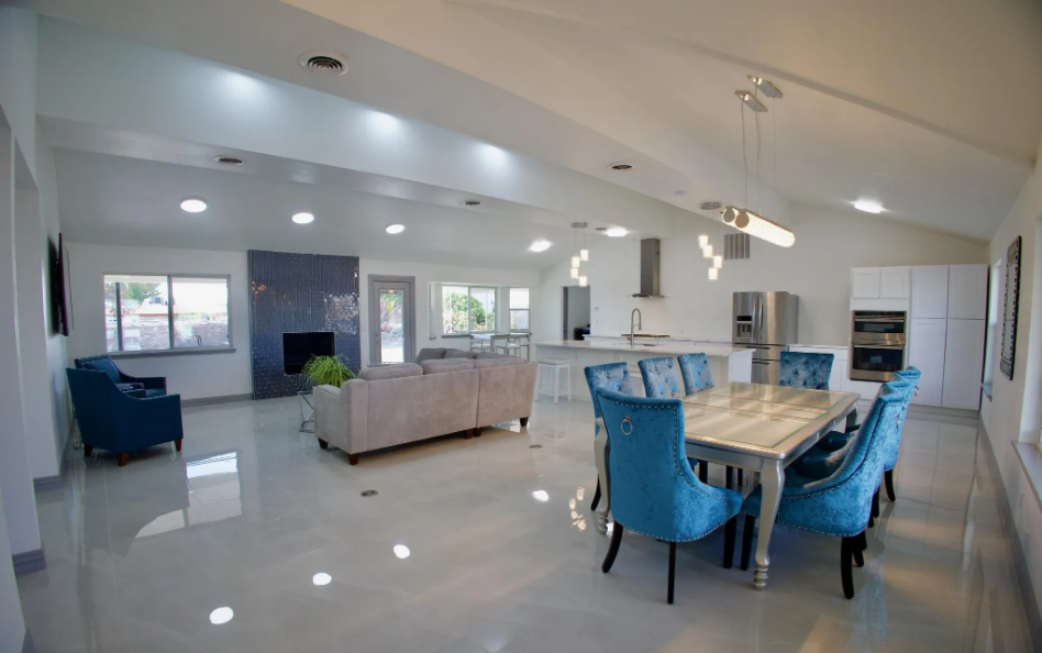 10100 Woodway Dr in El Paso, TX - Building Photo