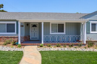 1700 Quesada Way in Burlingame, CA - Building Photo - Building Photo