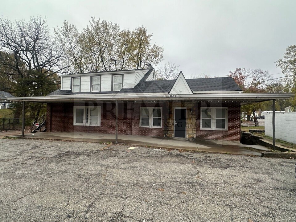 1619 N Liberty St-Unit -1619-Unit 1 in Independence, MO - Building Photo