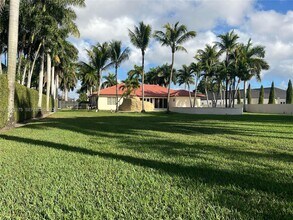 450 NW 130th Ave in Miami, FL - Building Photo - Building Photo