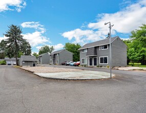 Cedar Village Townhomes in Vancouver, WA - Building Photo - Building Photo