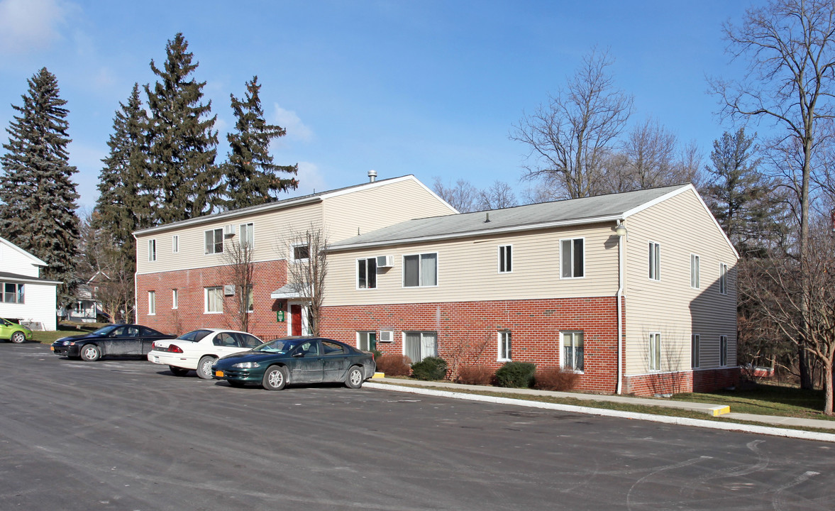 Creekside Manor Apartments in Leroy, NY - Building Photo