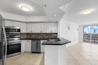 1800 Sunset Harbour Dr in Miami Beach, FL - Building Photo - Building Photo