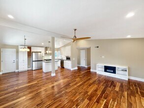 5102 Enelra Pl in San Diego, CA - Building Photo - Building Photo