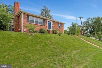 301 Moncure Dr in Alexandria, VA - Building Photo - Building Photo