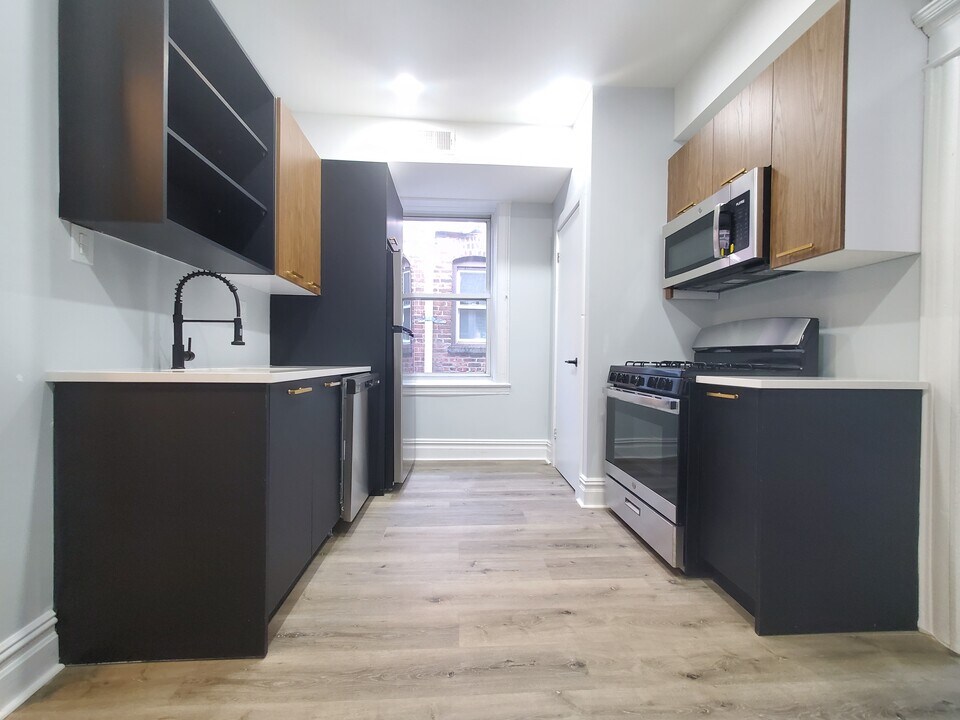 110 Baldwin Ave in Jersey City, NJ - Building Photo