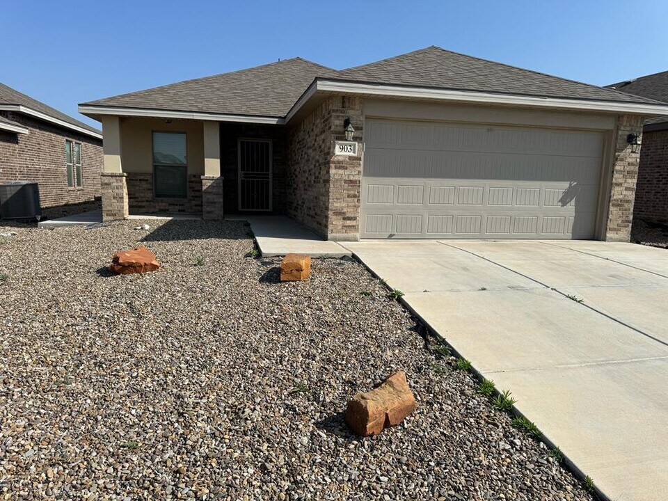903 Yancy St in Odessa, TX - Building Photo