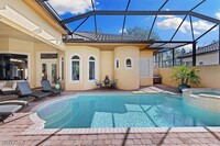 9094 Sahalee Ct in Naples, FL - Foto de edificio - Building Photo