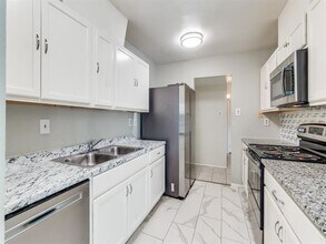 420 Rockcrest Dr in Mesquite, TX - Building Photo - Building Photo