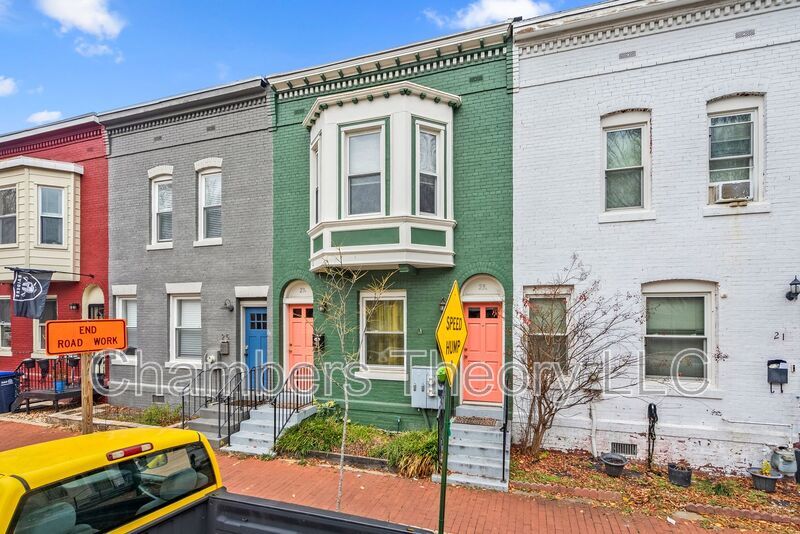 23 Bates St NW in Washington, DC - Foto de edificio