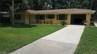 6545 E Waverly St in Inverness, FL - Building Photo