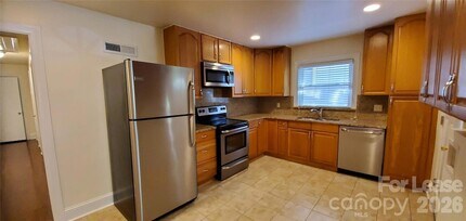 2019 Kenilworth Ave in Charlotte, NC - Foto de edificio - Building Photo