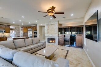 54 Grossinger Ct in Henderson, NV - Building Photo - Building Photo