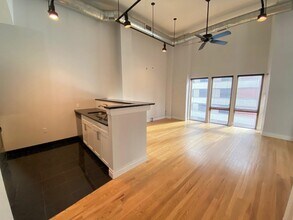 338 Grove St in Jersey City, NJ - Building Photo - Building Photo