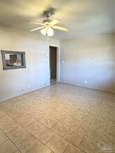 1010 Hawthorn Dr in Pensacola, FL - Foto de edificio - Building Photo