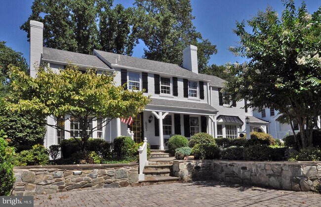 property at 6003 Woodacres Dr