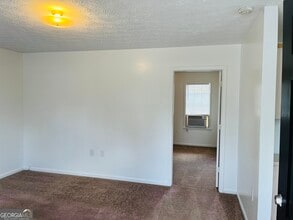 42 Robinson St in Newnan, GA - Building Photo - Building Photo