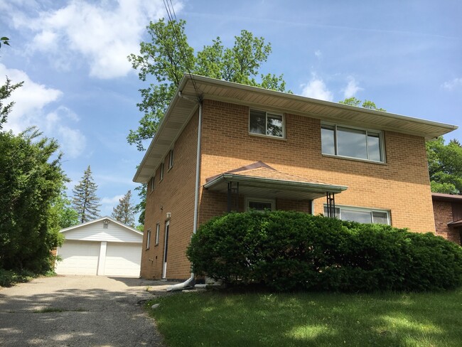 property at 1822 Jackson Ave