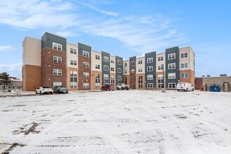 Breton Grove in Grand Rapids, MI - Foto de edificio - Building Photo