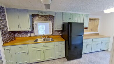 515 Edens Ln in Hampstead, NC - Building Photo - Building Photo