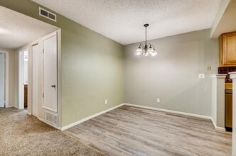 8225 Fairmount Dr, Unit 6-107 in Denver, CO - Building Photo - Building Photo