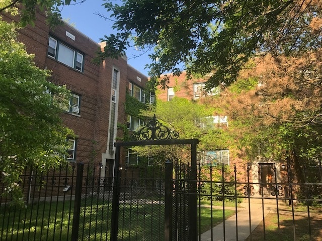 233 Custer Ave-Unit -3 in Evanston, IL - Building Photo