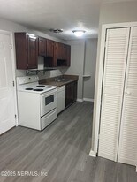 1764 Mindanao Dr in Jacksonville, FL - Building Photo