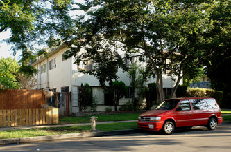 609 W Bellevue Dr in Anaheim, CA - Building Photo - Building Photo