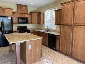 9866 Lanzarote Ct in Las Vegas, NV - Building Photo - Building Photo