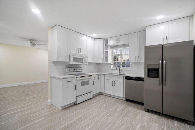 619 108th Ave N in Naples, FL - Building Photo - Building Photo